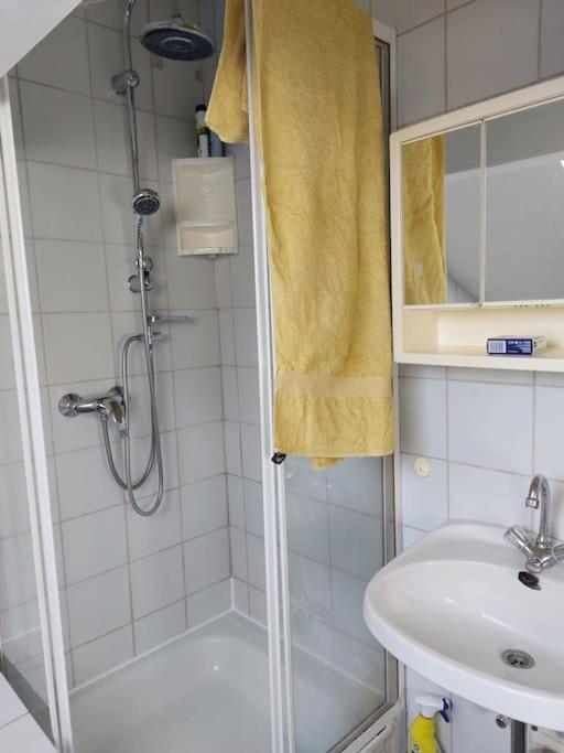 Helle Ruhige Zimmer Zu Vermieten Kassel Exteriér fotografie